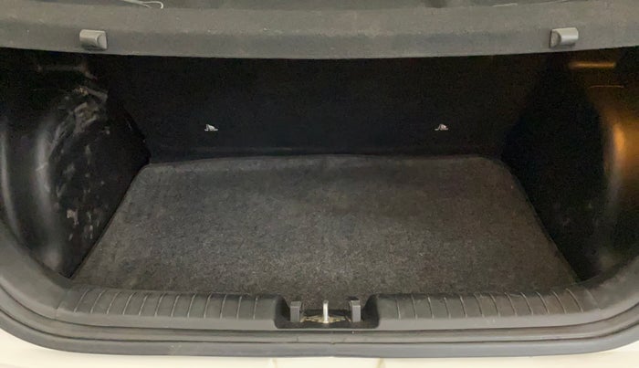 2020 Hyundai VENUE SX PLUS 1.0 TURBO DCT, Petrol, Automatic, 50,570 km, Boot Inside