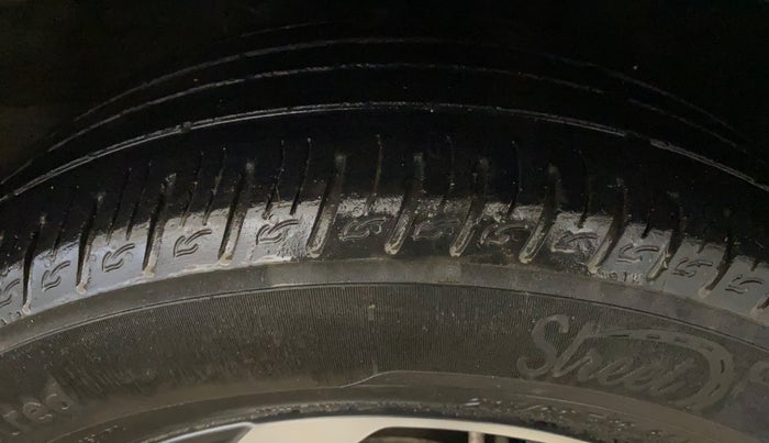 2020 Hyundai VENUE SX PLUS 1.0 TURBO DCT, Petrol, Automatic, 50,570 km, Right Front Tyre Tread