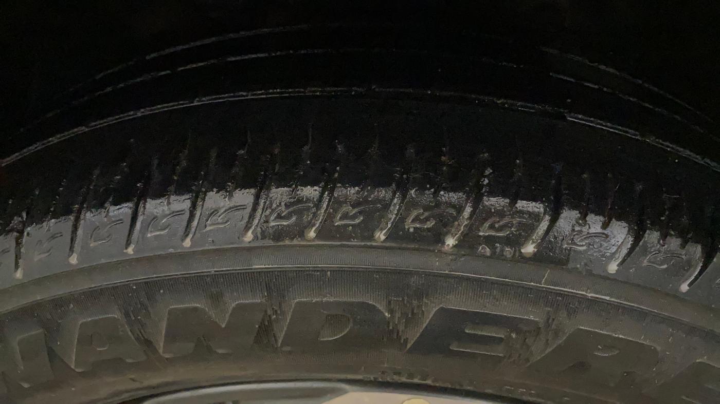 2020 Hyundai VENUE SX PLUS 1.0 TURBO DCT, Petrol, Automatic, 50,605 km, Left Front Tyre Tread