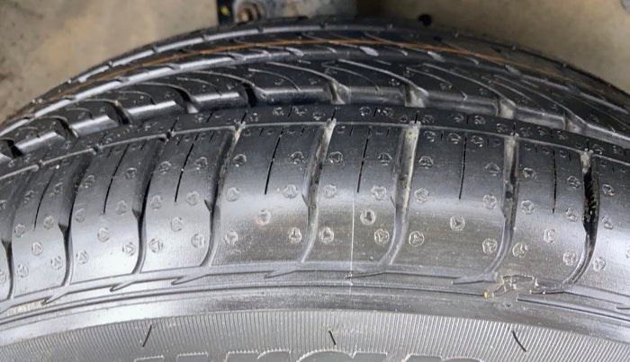 2017 Maruti Celerio ZXI AMT, Petrol, Automatic, 56,780 km, Right Front Tyre Tread