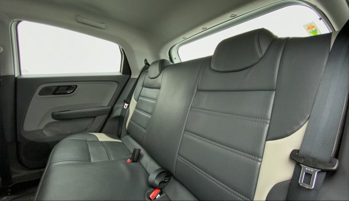 2021 Tata ALTROZ XT 1.2, Petrol, Manual, 15,249 km, Right Side Rear Door Cabin