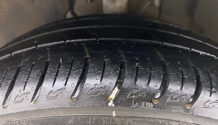 2021 Tata ALTROZ XT 1.2, Petrol, Manual, 15,249 km, Left Front Tyre Tread