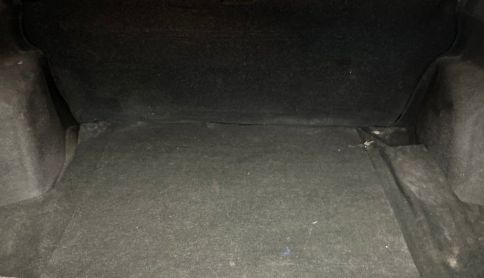 2014 Maruti Swift Dzire VXI, Petrol, Manual, 77,916 km, Boot Inside