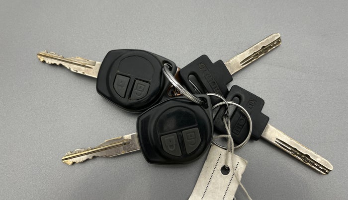 2014 Maruti Swift Dzire VXI, Petrol, Manual, 77,916 km, Key Close Up