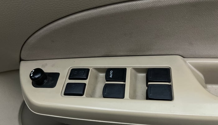 2014 Maruti Swift Dzire VXI, Petrol, Manual, 77,916 km, Driver Side Door Panels Control