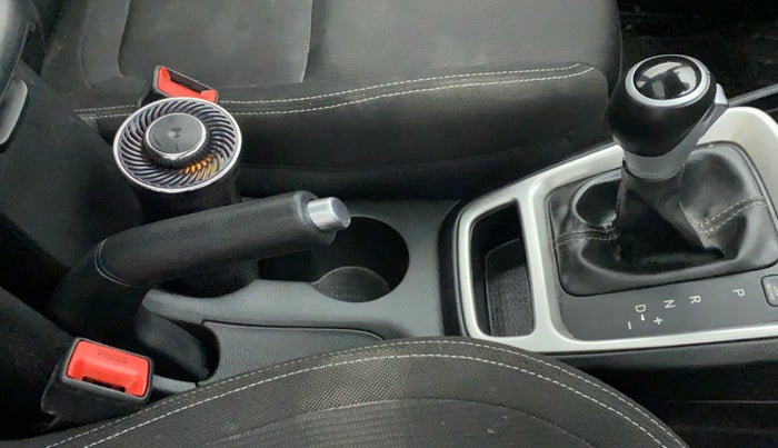 2019 Hyundai VENUE 1.0 TURBO GDI SX+ AT, Petrol, Automatic, 26,338 km, Gear Lever