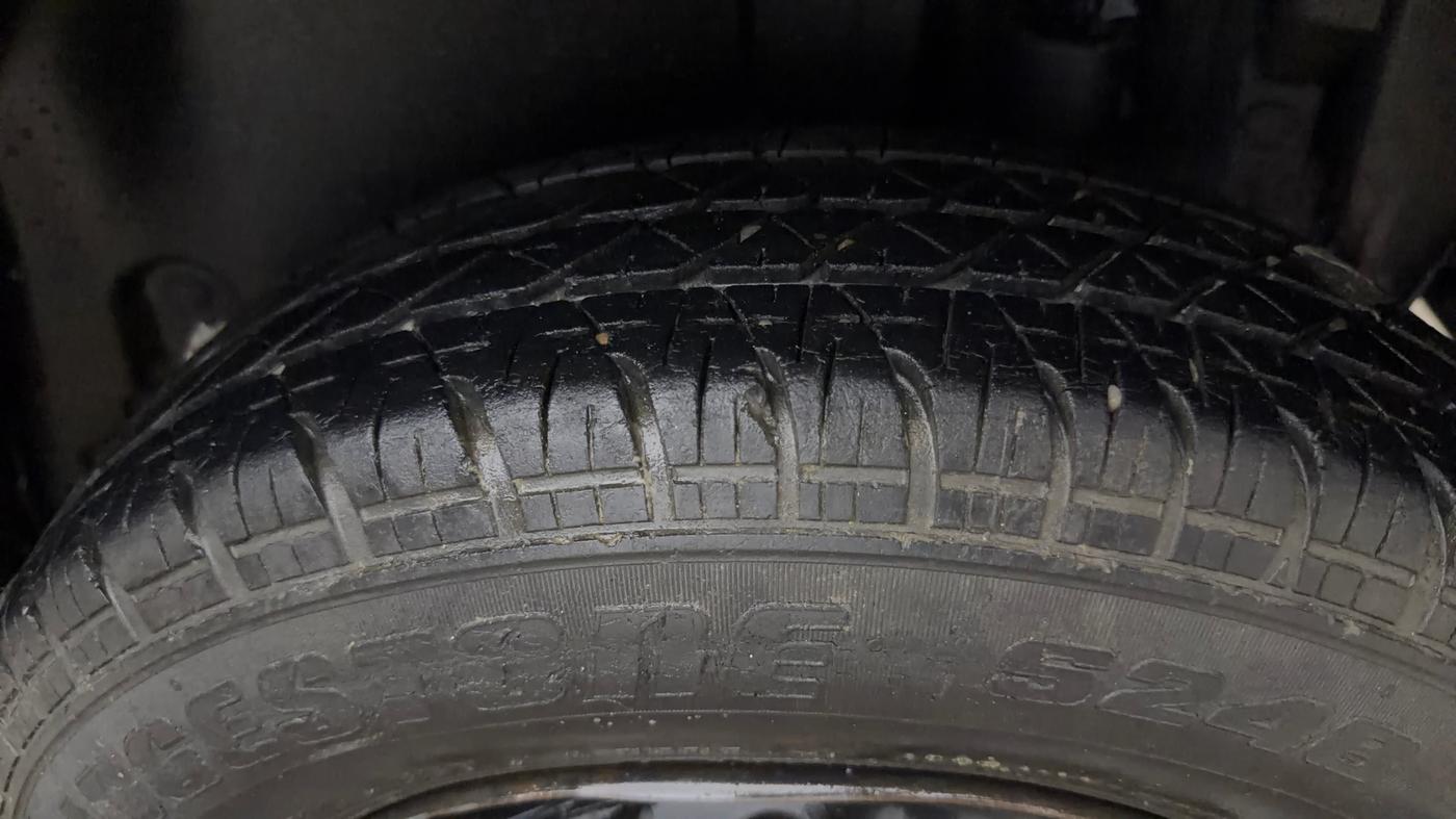 2014 Maruti Swift VXI, Petrol, Manual, 88,541 km, Left Rear Tyre Tread