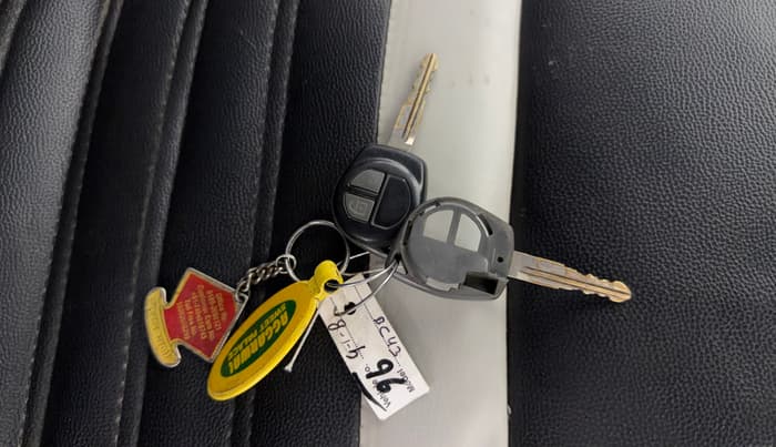 2014 Maruti Swift VXI, Petrol, Manual, 88,541 km, Key Close Up