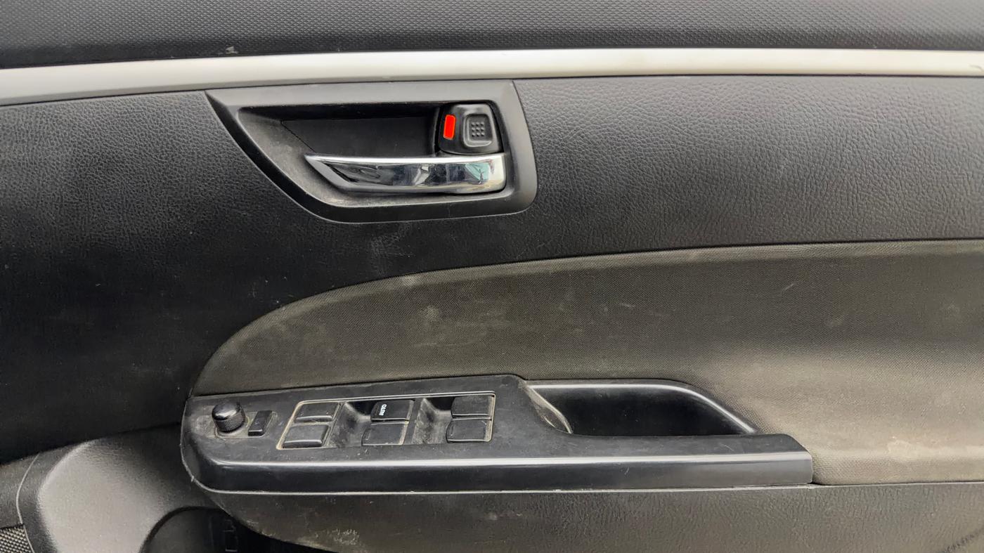 2014 Maruti Swift VXI, Petrol, Manual, 88,541 km, Driver Side Door Panels Control