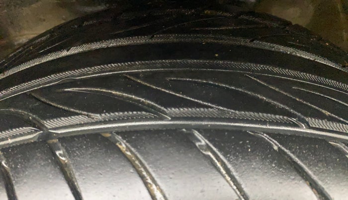 2017 Maruti Wagon R 1.0 VXI+ AMT, Petrol, Automatic, 62,946 km, Left Front Tyre Tread