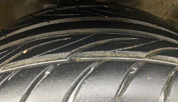 2017 Maruti Wagon R 1.0 VXI+ AMT, Petrol, Automatic, 62,946 km, Right Front Tyre Tread