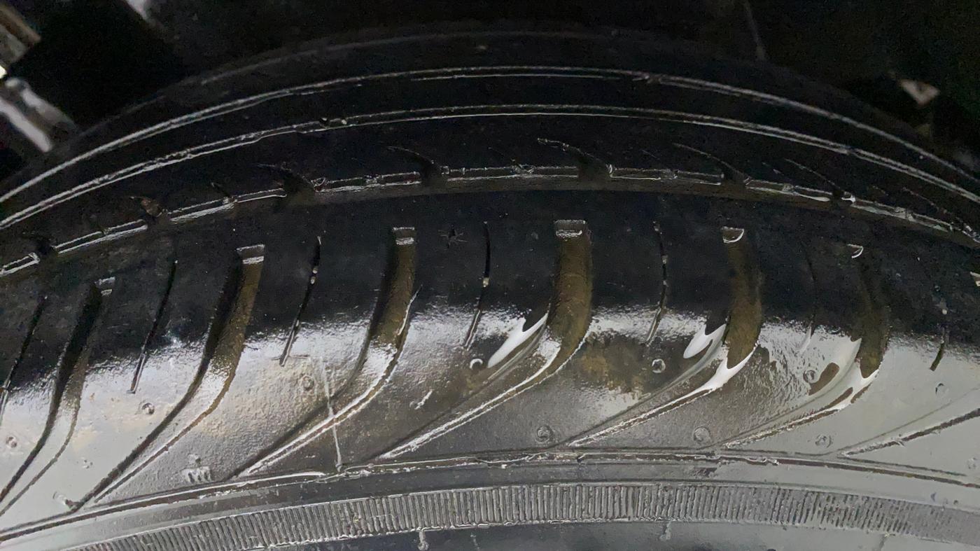 2013 Volkswagen Polo HIGHLINE1.2L PETROL, Petrol, Manual, 65,226 km, Left Front Tyre Tread
