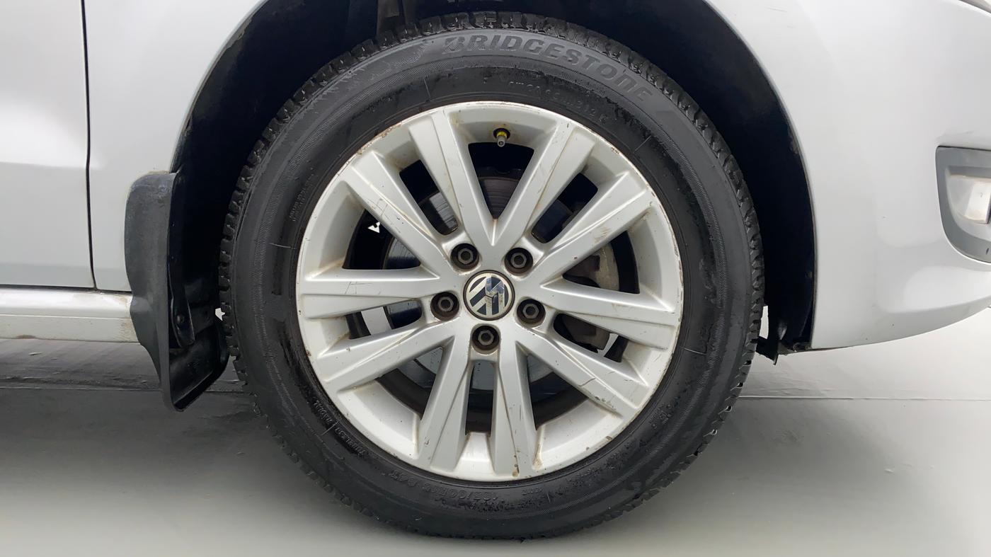 2013 Volkswagen Polo HIGHLINE1.2L PETROL, Petrol, Manual, 65,226 km, Right Front Wheel