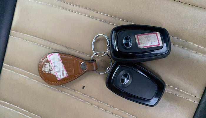 2021 Tata TIAGO NRG XZ MT, Petrol, Manual, 19,242 km, Key Close Up