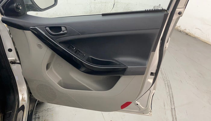 2019 Tata NEXON XT PETROL, Petrol, Manual, 40,546 km, Driver Side Door Panels Control