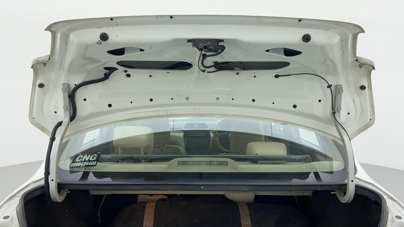 2017 Maruti Dzire VXI, CNG, Manual, 94,235 km, Boot Door Open