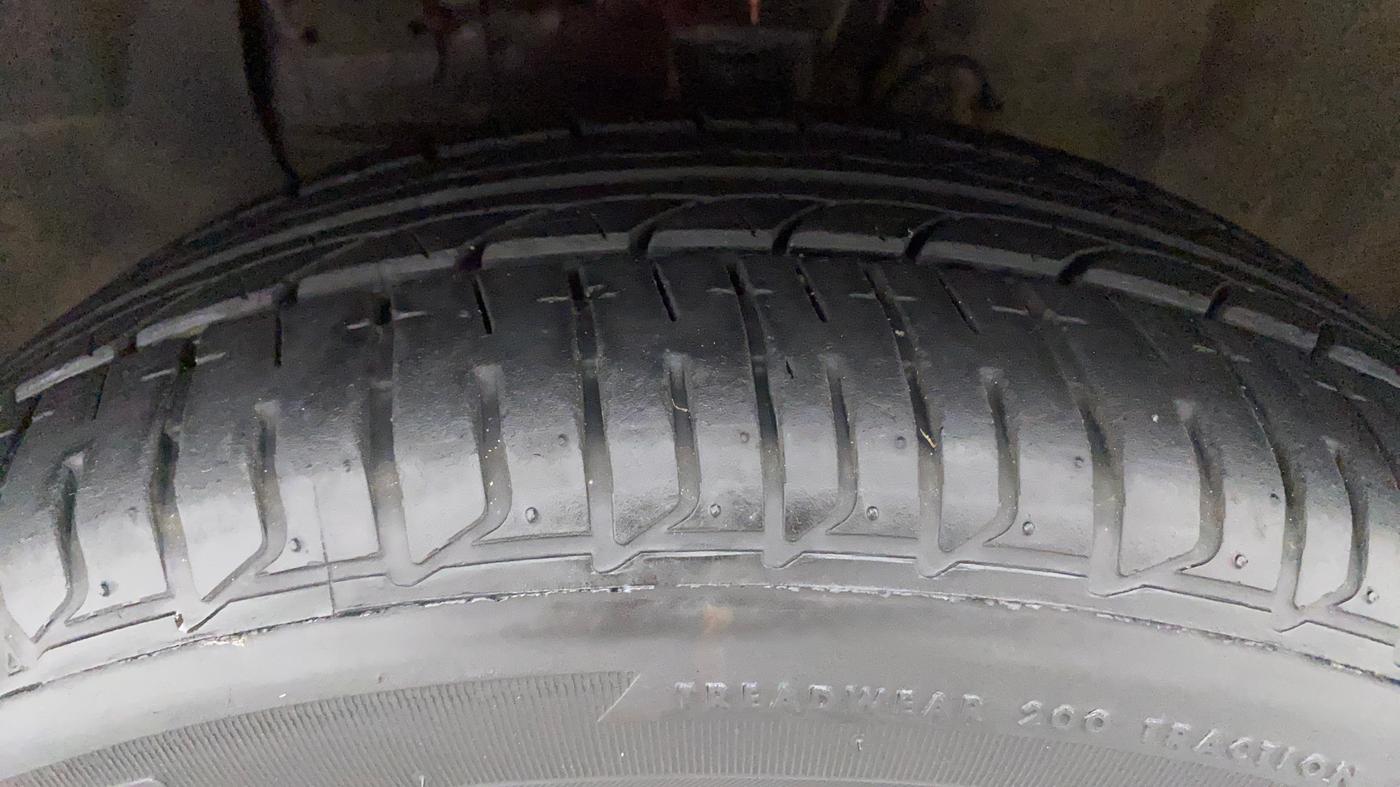 2017 Hyundai Elite i20 ASTA 1.2, Petrol, Manual, 81,919 km, Left Front Tyre Tread