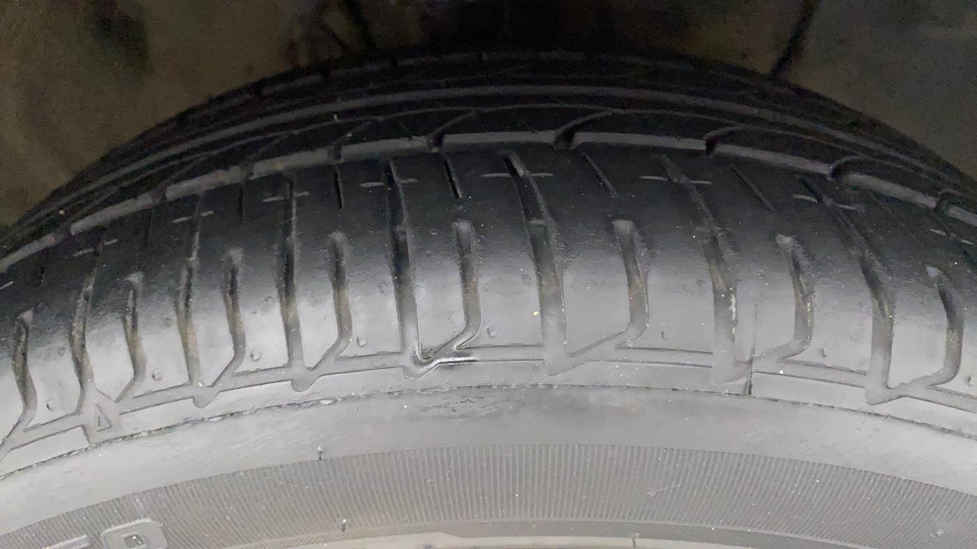 2017 Hyundai Elite i20 ASTA 1.2, Petrol, Manual, 81,919 km, Right Front Tyre Tread