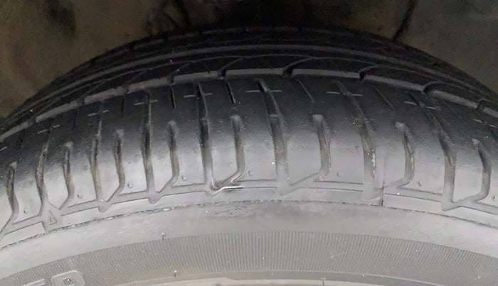 2017 Hyundai Elite i20 ASTA 1.2, Petrol, Manual, 81,919 km, Right Front Tyre Tread