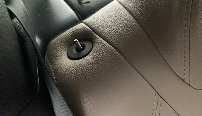 2017 Hyundai Elite i20 ASTA 1.2, Petrol, Manual, 81,919 km, Second-row right seat - Seat adjuster lever broken but working