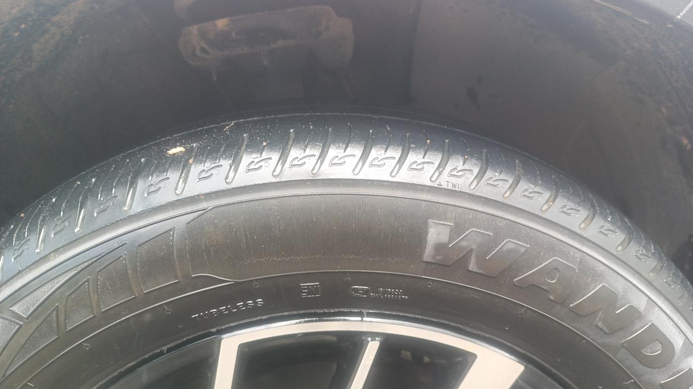 2023 Hyundai VENUE N LINE N8 1.0 TURBO DCT, Petrol, Automatic, 26,021 km, Right Front Tyre Tread