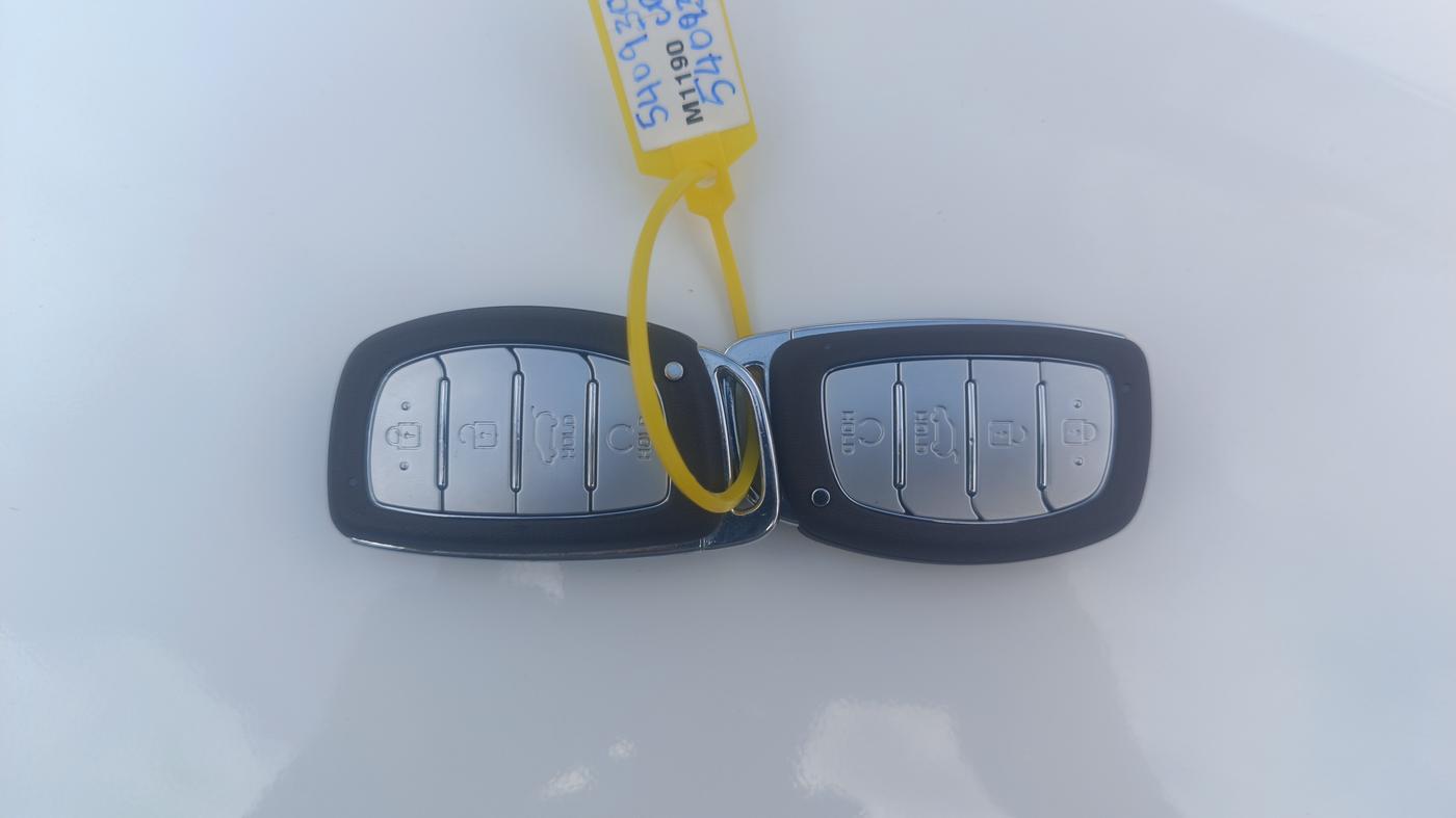 2023 Hyundai VENUE N LINE N8 1.0 TURBO DCT, Petrol, Automatic, 26,021 km, Key Close Up