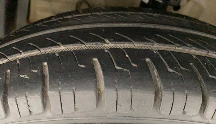 2013 Maruti Swift VDI, Diesel, Manual, 88,748 km, Left Front Tyre Tread