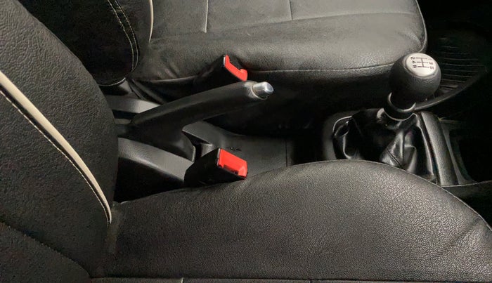 2013 Maruti Swift VDI, Diesel, Manual, 88,748 km, Gear Lever