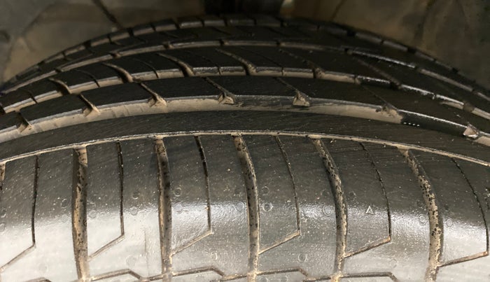 2019 Toyota Glanza V, Petrol, Manual, 72,277 km, Left Front Tyre Tread