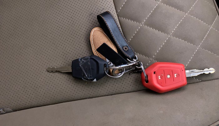 2017 Mahindra TUV300 T10, Diesel, Manual, 60,295 km, Key Close Up