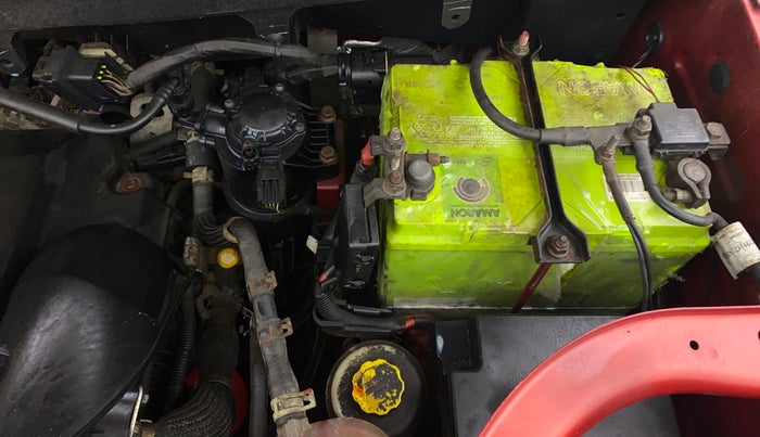 2017 Mahindra TUV300 T10, Diesel, Manual, 60,295 km, Engine View - Left