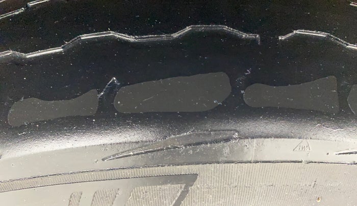 2017 Mahindra TUV300 T10, Diesel, Manual, 60,295 km, Left Rear Tyre Tread