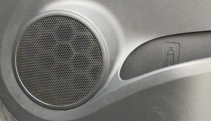 2011 Maruti Ritz VXI, Petrol, Manual, 89,458 km, Infotainment system - Front speakers missing / not working