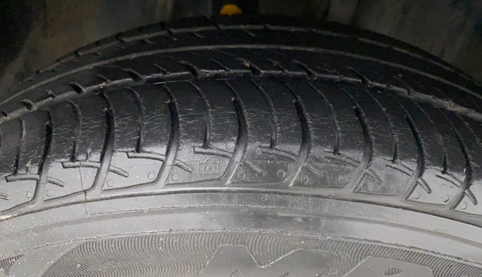 2018 Datsun Go Plus T (O), Petrol, Manual, 25,045 km, Right Front Tyre Tread