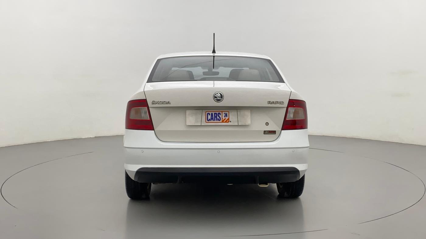 2016 Skoda Rapid ELEGANCE 1.6 MPFI MT, Petrol, Manual, 76,171 km, Back/Rear