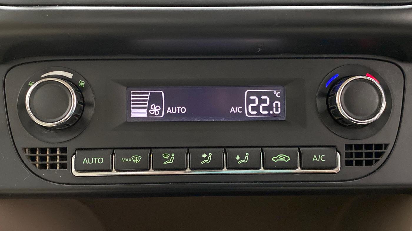 2016 Skoda Rapid ELEGANCE 1.6 MPFI MT, Petrol, Manual, 76,171 km, Automatic Climate Control
