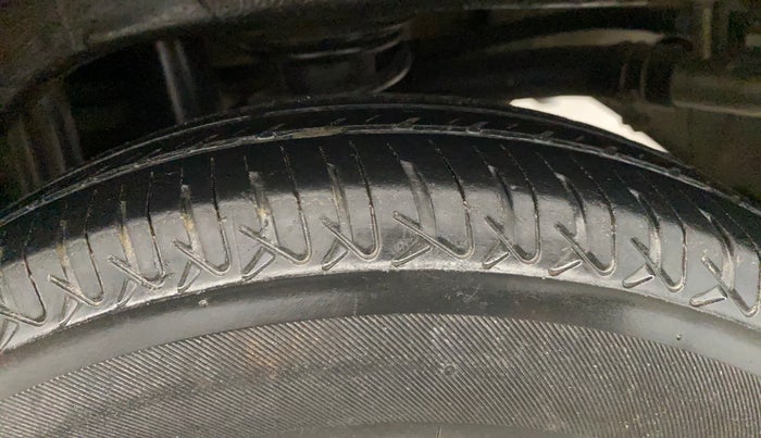 2016 Maruti Alto 800 LXI, Petrol, Manual, 80,767 km, Left Rear Tyre Tread