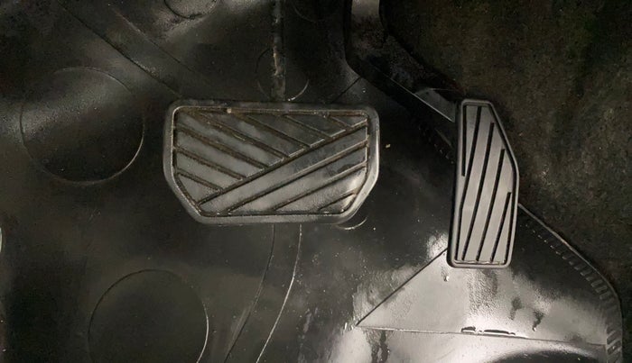 2016 Maruti Wagon R 1.0 VXI AMT, Petrol, Automatic, 91,702 km, Pedals