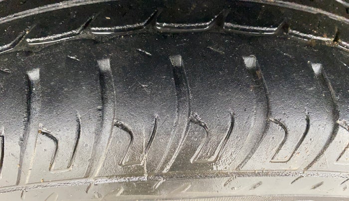 2016 Maruti Wagon R 1.0 VXI AMT, Petrol, Automatic, 91,702 km, Left Front Tyre Tread