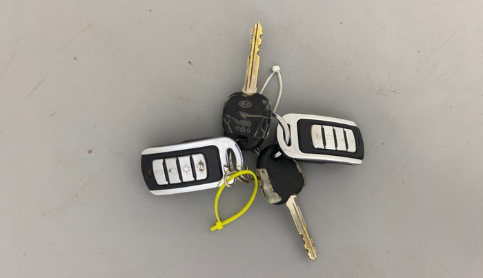 2019 Hyundai NEW SANTRO ERA EXECUTIVE, Petrol, Manual, 32,639 km, Key Close Up