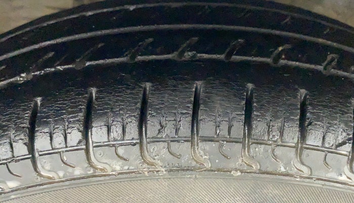 2014 Maruti Alto 800 LXI CNG, CNG, Manual, 78,770 km, Right Front Tyre Tread
