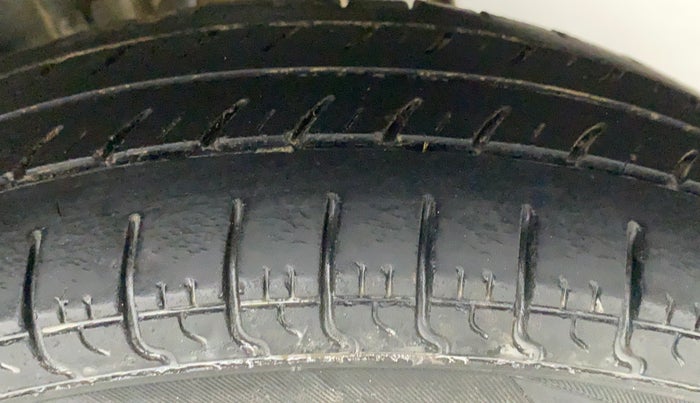 2014 Maruti Alto 800 LXI CNG, CNG, Manual, 78,770 km, Left Rear Tyre Tread