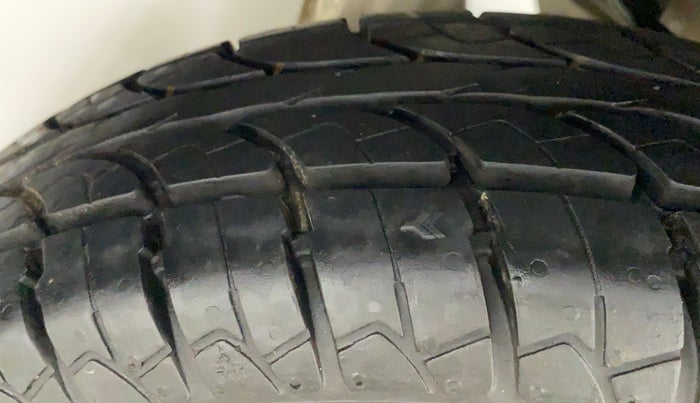 2014 Maruti Alto 800 LXI CNG, CNG, Manual, 78,770 km, Right Rear Tyre Tread