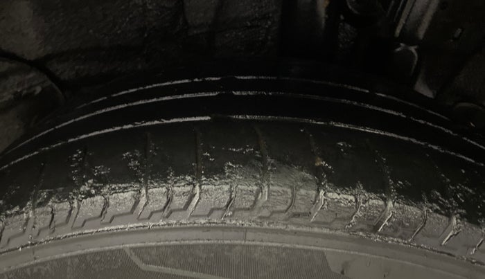 2021 Hyundai NEW I20 Asta 1.0 GDI Turbo IMT, Petrol, Manual, 39,270 km, Left Rear Tyre Tread