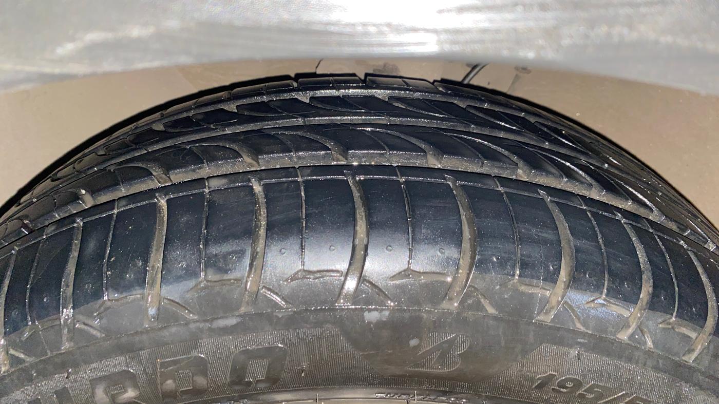2017 Hyundai i20 Active 1.2 SX, Petrol, Manual, 76,405 km, Left Front Tyre Tread