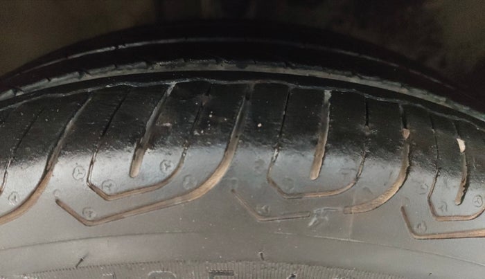 2014 Toyota Etios CROSS 1.2 G, Petrol, Manual, 54,628 km, Right Front Tyre Tread