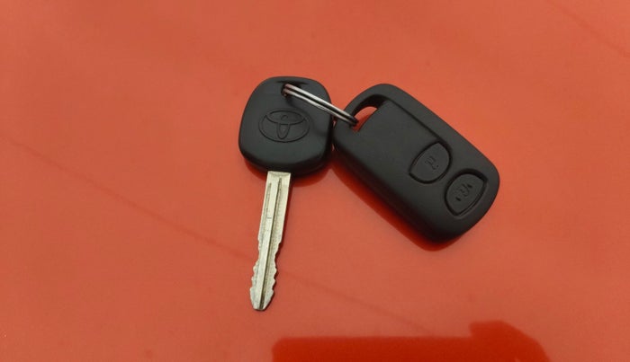 2014 Toyota Etios CROSS 1.2 G, Petrol, Manual, 54,628 km, Key Close Up