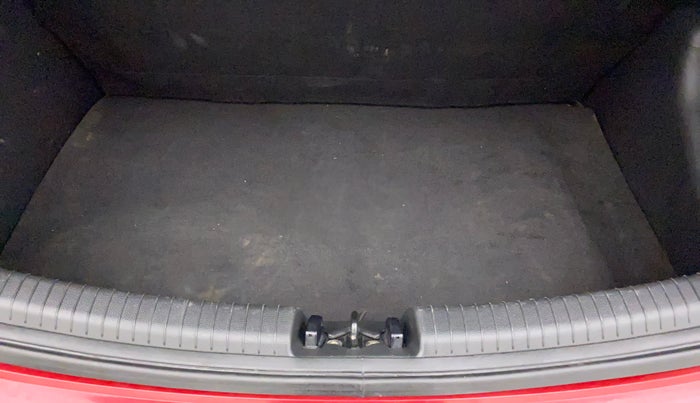 2017 Hyundai Grand i10 SPORTZ (O) AT 1.2 KAPPA VTVT, Petrol, Automatic, 76,899 km, Boot Inside