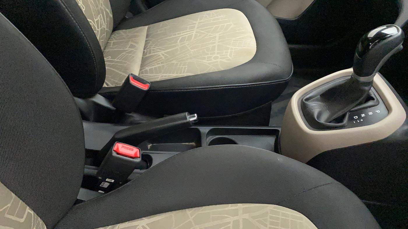 2017 Hyundai Grand i10 SPORTZ (O) AT 1.2 KAPPA VTVT, Petrol, Automatic, 76,899 km, Gear Lever