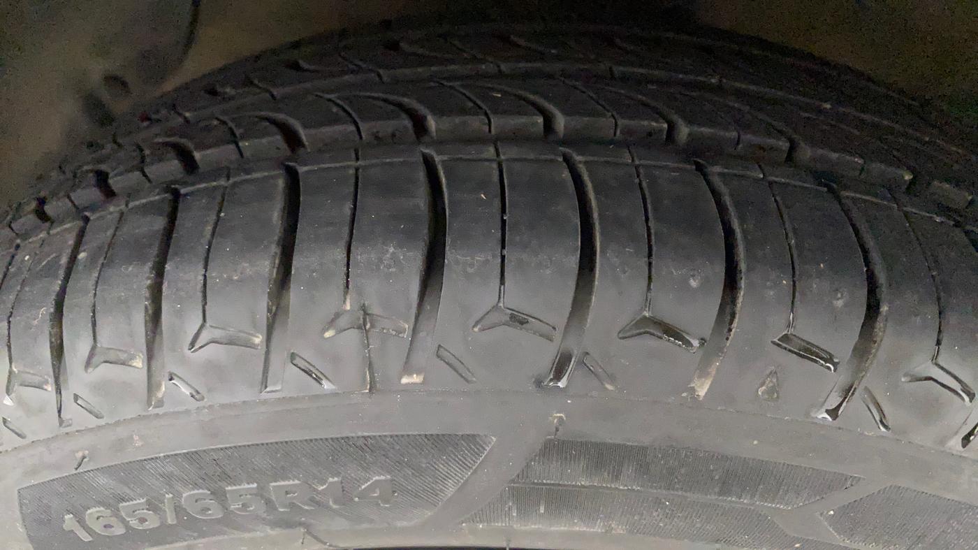 2017 Hyundai Grand i10 SPORTZ (O) AT 1.2 KAPPA VTVT, Petrol, Automatic, 76,899 km, Left Front Tyre Tread